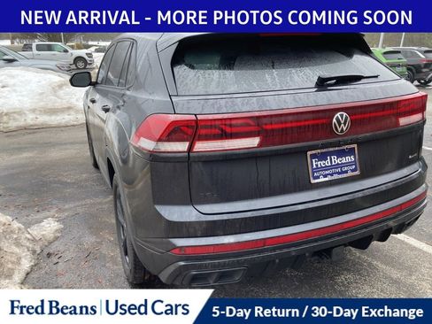 Certified 2025 Volkswagen Atlas Cross Sport SEL R-Line image 4