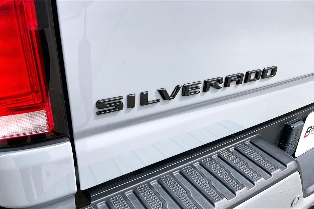 Used 2024 Chevrolet Silverado 2500 LTZ w/ LTZ Plus Package AWD/4WD image 14