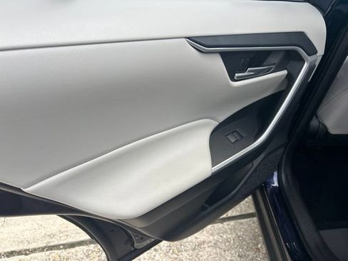 Used 2019 Toyota RAV4 XLE FWD image 21