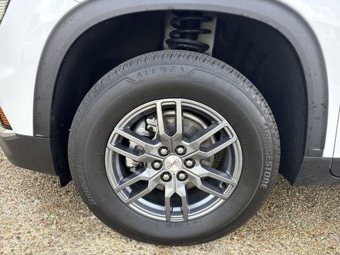 Certified 2025 GMC Acadia Elevation FWD image 33