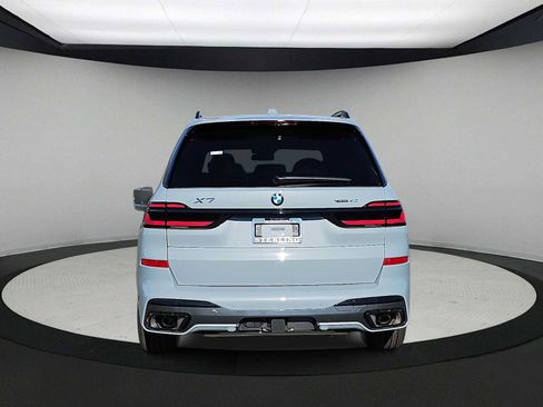 Used 2026 BMW X7 xDrive40i w/ M Sport Package AWD/4WD image 7