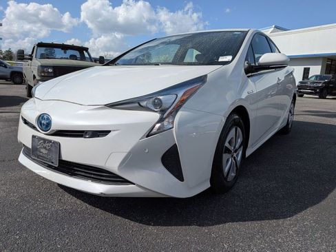 Used 2018 Toyota Prius Two w/ Prius Two Safety Plus Package image 8