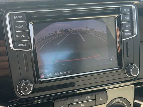 Used 2016 Volkswagen Jetta Sport FWD image 21