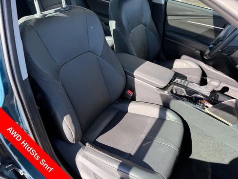 Used 2025 Toyota Camry XLE AWD/4WD image 11