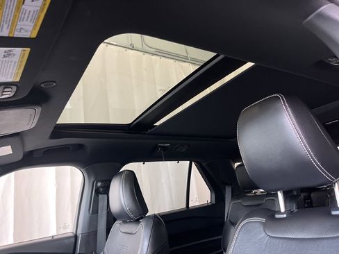 Used 2021 Ford Explorer ST w/ ST Street Pack image 3