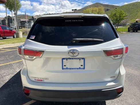 Used 2016 Toyota Highlander LE AWD/4WD image 7