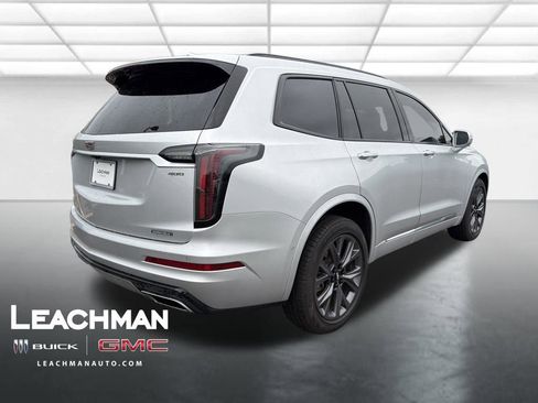 Used 2020 Cadillac XT6 Sport w/ Platinum Package AWD/4WD image 3