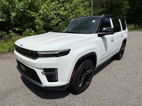 New 2026 Jeep Grand Wagoneer Summit AWD/4WD image 3