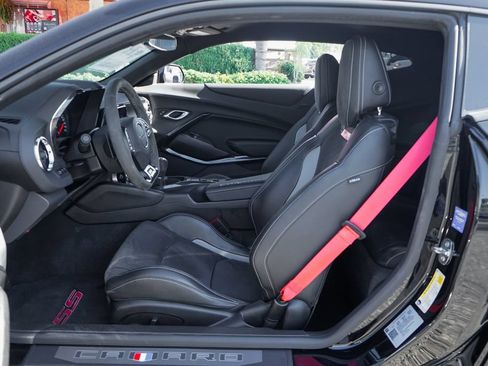 Used 2023 Chevrolet Camaro SS RWD image 18