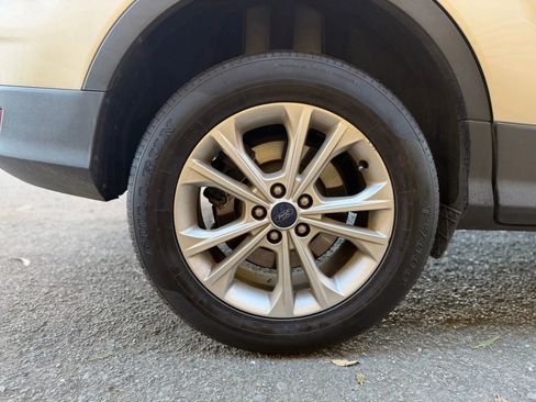 Used 2017 Ford Escape SE image 41