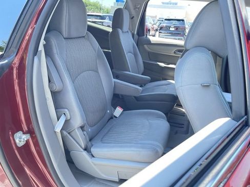 Used 2017 Chevrolet Traverse LT FWD image 24