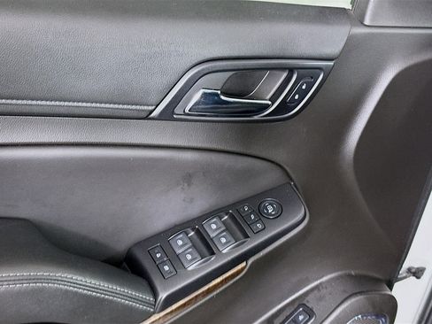 Used 2017 Chevrolet Suburban LT w/ LT Signature Package RWD image 15