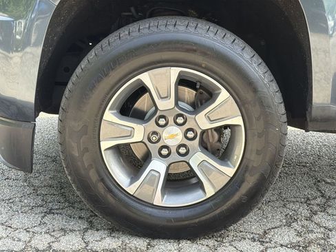Used 2019 Chevrolet Colorado Z71 AWD/4WD image 12