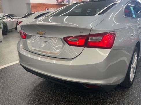 Used 2017 Chevrolet Malibu LT FWD image 37