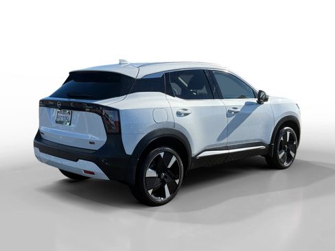 Used 2025 Nissan Kicks SR image 5