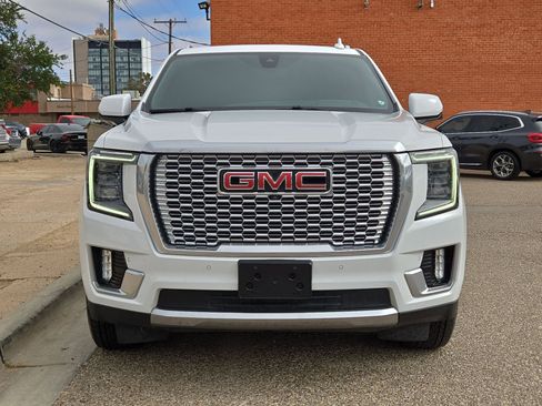 Used 2021 GMC Yukon Denali w/ Advanced Technology Package AWD/4WD image 10