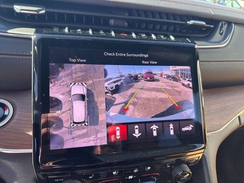 Used 2025 Jeep Grand Cherokee L Summit w/ Luxury Tech Group V image 37