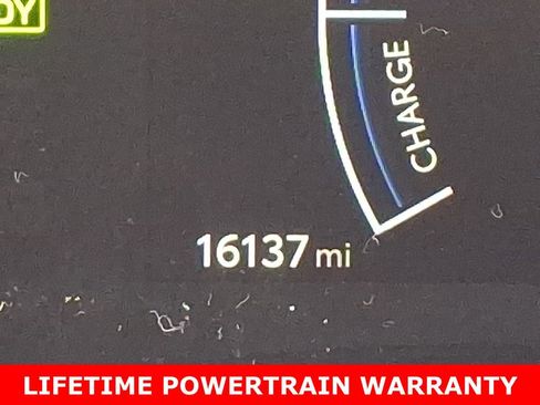 Used 2025 Toyota Camry LE image 19