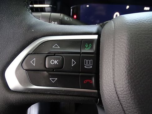 Used 2025 Jeep Compass Limited w/ High Altitude Package AWD/4WD image 7