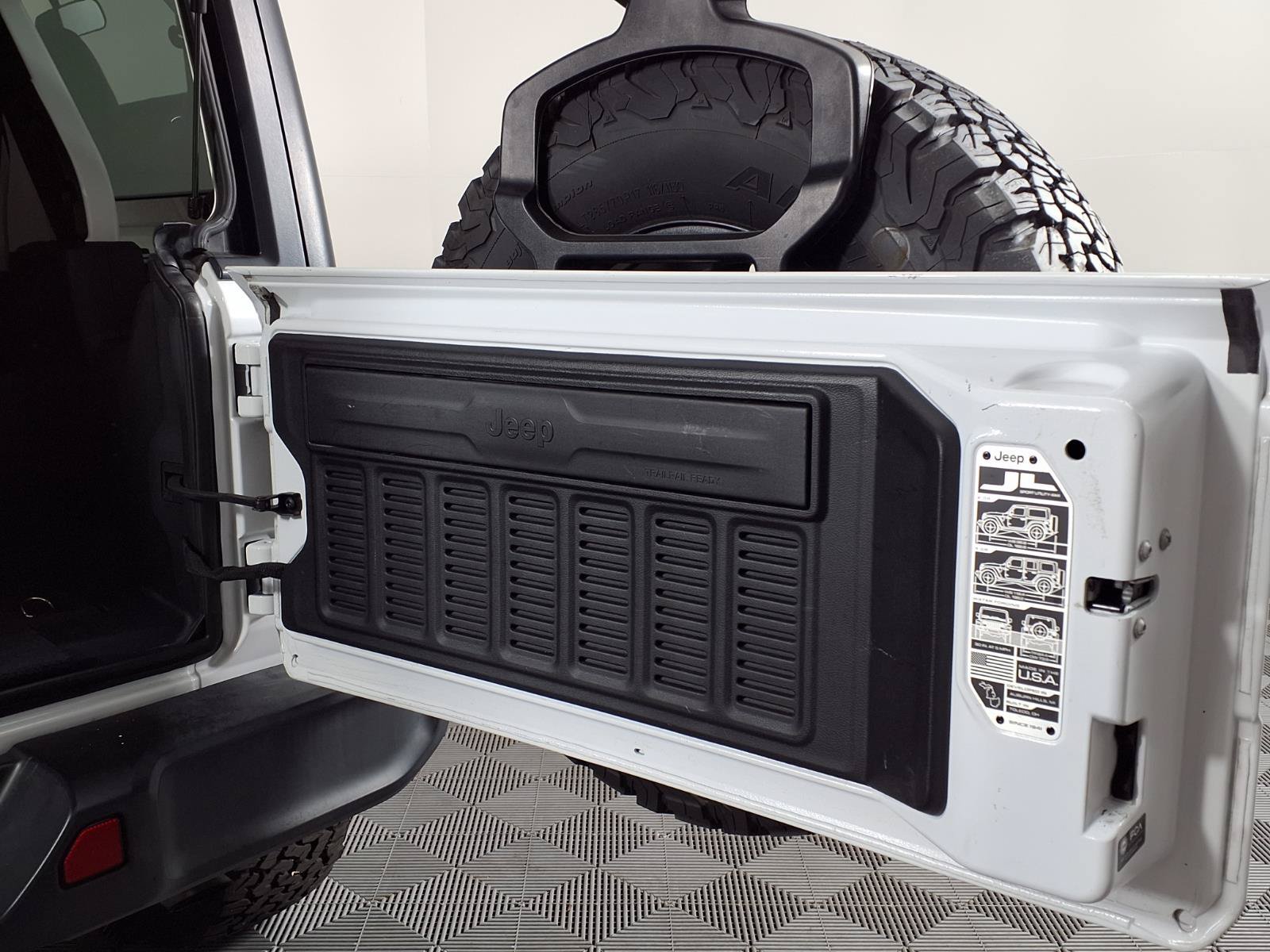 Used 2021 Jeep Wrangler Unlimited Rubicon AWD/4WD image 16