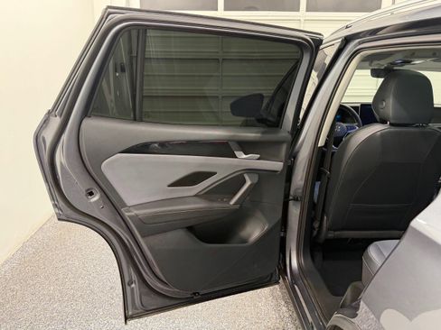Used 2026 Volkswagen Tiguan SE w/ Panoramic Sunroof Package AWD/4WD image 21