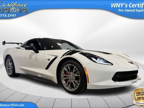 Used 2017 Chevrolet Corvette Stingray Coupe w/ Carbon Flash Badge Package RWD image 4