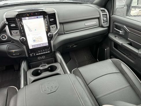 New 2025 RAM 2500 Laramie AWD/4WD image 32