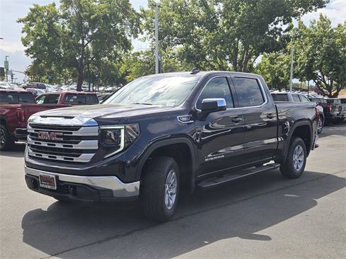 New 2026 GMC Sierra 1500 SLE image 8