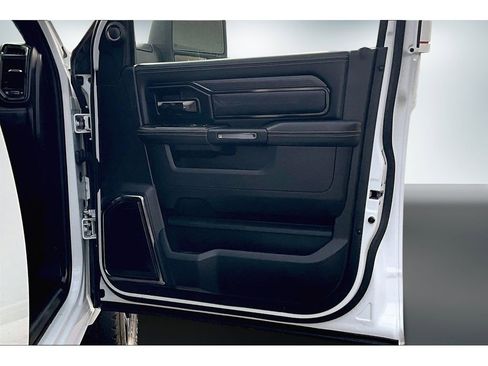 Used 2023 RAM 2500 Limited image 29