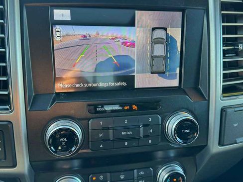 Used 2019 Ford F150 Platinum w/ Equipment Group 701A Luxury image 15