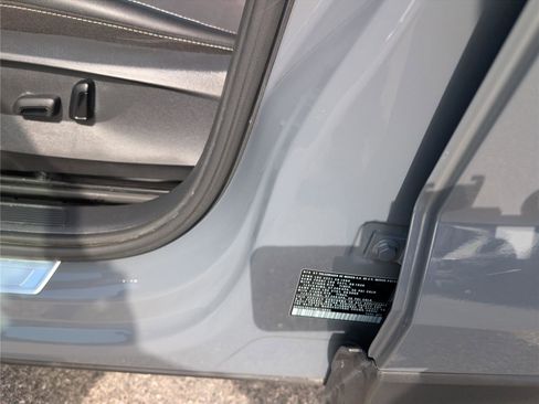 Used 2023 Volkswagen Taos SE image 16