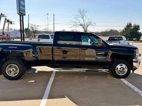 Used 2017 Chevrolet Silverado 3500 LT w/ LT Convenience Package image 6