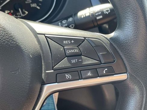 Used 2021 Nissan Rogue Sport S image 10