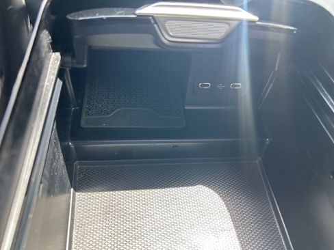 Used 2025 Mercedes-Benz C 300 Sedan image 40
