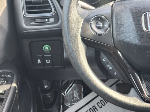 Used 2019 Honda HR-V LX image 11