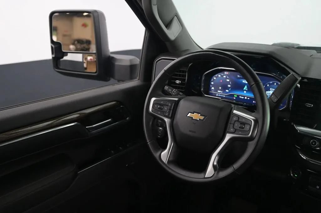 Used 2024 Chevrolet Silverado 2500 LT AWD/4WD image 42