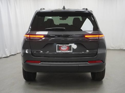 New 2026 Jeep Grand Cherokee Altitude AWD/4WD image 10