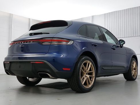 Certified 2026 Porsche Macan AWD/4WD image 7