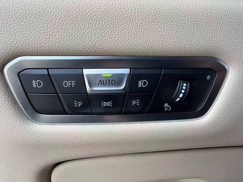 Used 2021 BMW X7 M50i AWD/4WD image 37