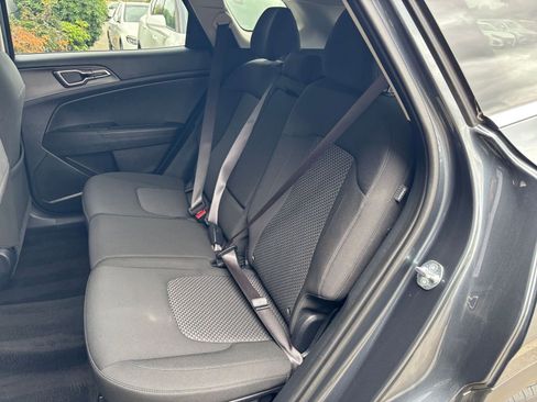 Used 2025 Kia Sportage LX FWD image 36
