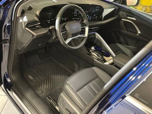 Used 2025 Audi Q5 Premium w/ Convenience Package image 17