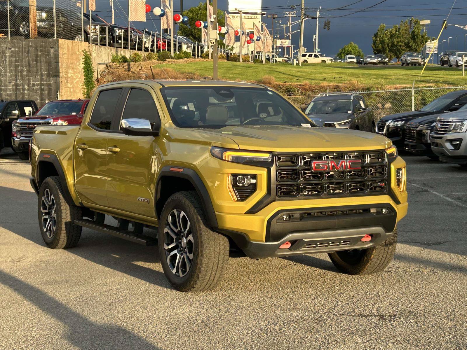 Used 2024 GMC Canyon AT4 w/ Technology Package AWD/4WD image 1
