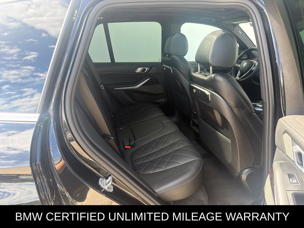 Used 2025 BMW X5 xDrive50e w/ Premium Package AWD/4WD image 11