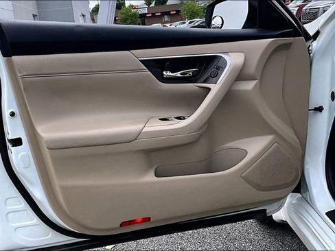 Used 2015 Nissan Altima 2.5 SL w/ Technology Package FWD image 17