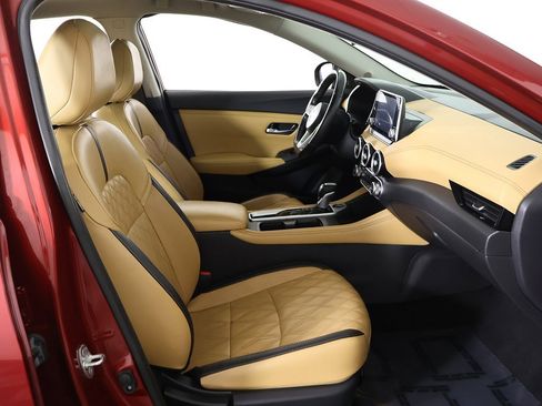 Used 2021 Nissan Sentra SV w/ SV Premium Package image 32