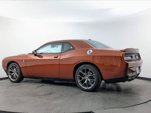Used 2021 Dodge Challenger SXT RWD image 6