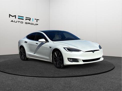 Used 2019 Tesla Model S Performance image 1