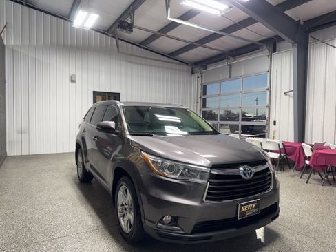 Used 2015 Toyota Highlander Limited image 32
