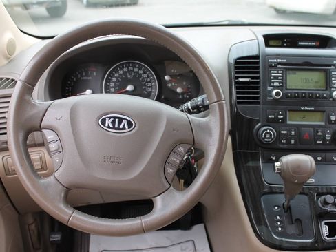 Used 2012 Kia Sedona EX w/ Luxury Pkg FWD image 30