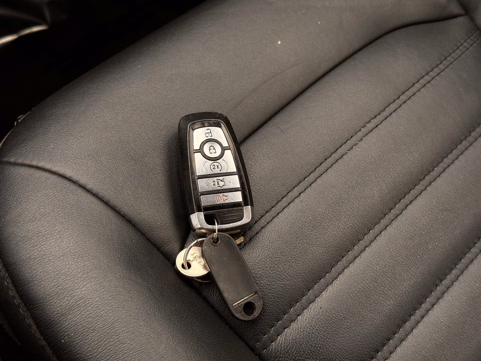 Used 2018 Ford Fusion SE w/ Equipment Group 602A FWD image 38
